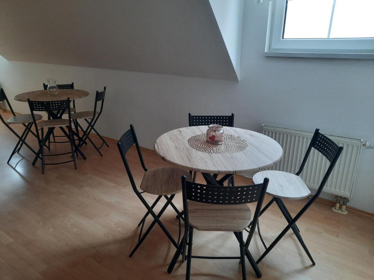 Apartman Chiarita Nemšová Екстериор снимка