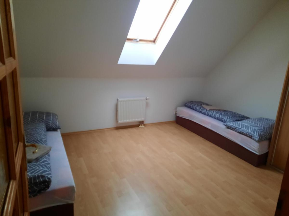 Apartman Chiarita Nemšová Екстериор снимка